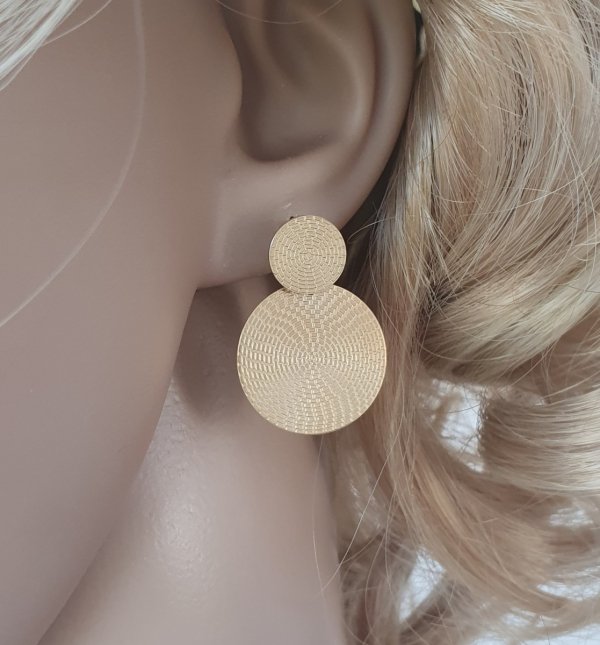 gold earrings made of stainless steel