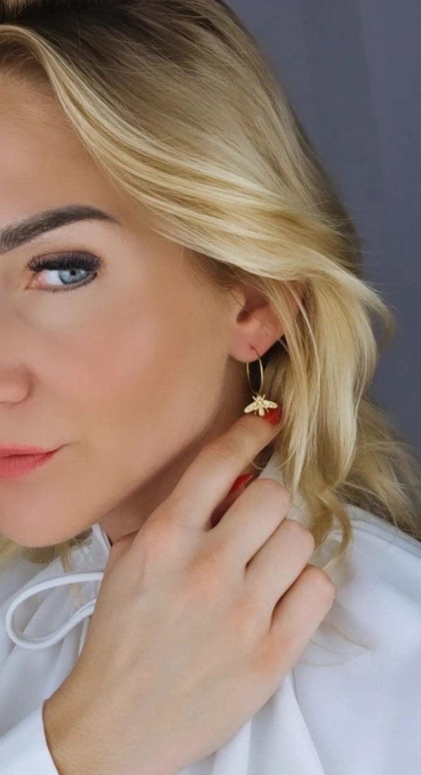 gold earrings made of stainless steel