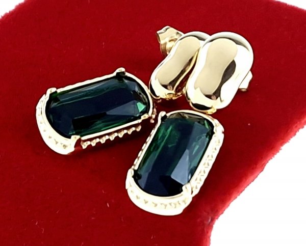 gold earrings made of stainless steel