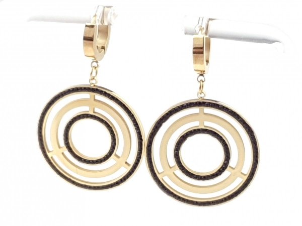 gold earrings made of stainless steel
