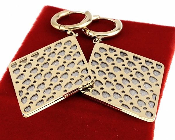 gold earrings made of stainless steel
