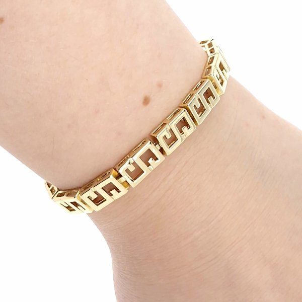 gold bracelet for a gold-plated leg
