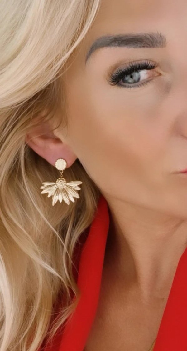gold earrings made of stainless steel