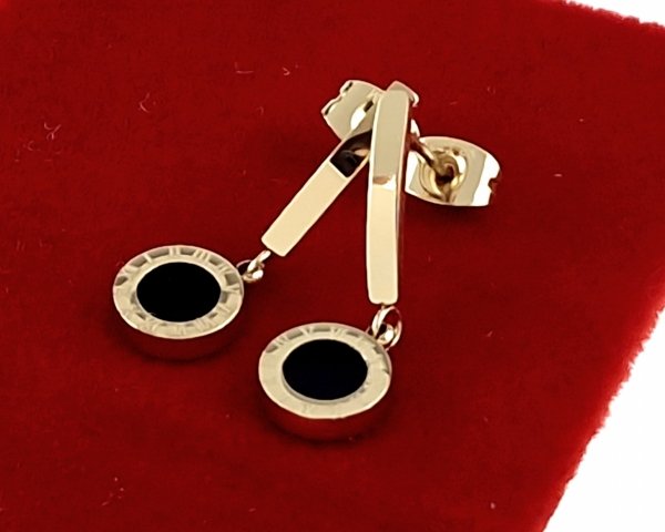 gold earrings made of stainless steel