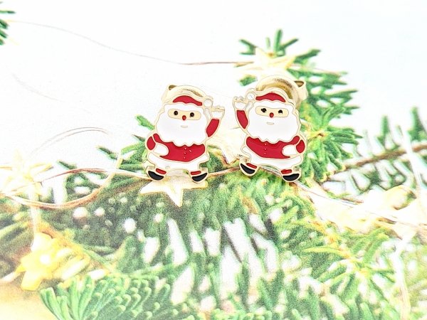 gold earrings made of stainless steel