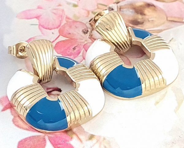 gold earrings made of stainless steel