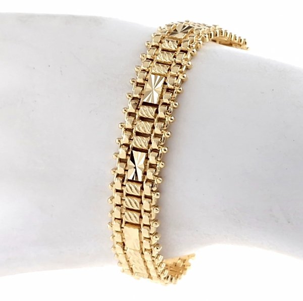 gold bracelet for a gold-plated leg