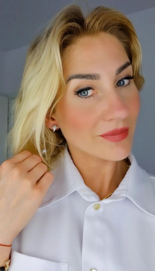 gold earrings made of stainless steel