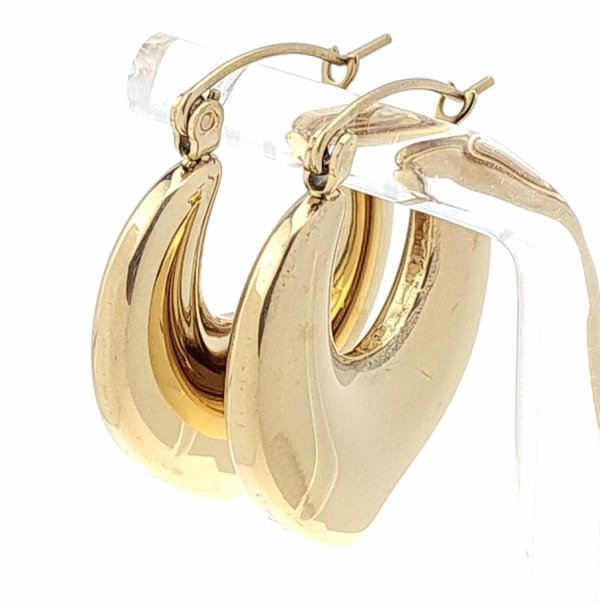 gold earrings made of stainless steel