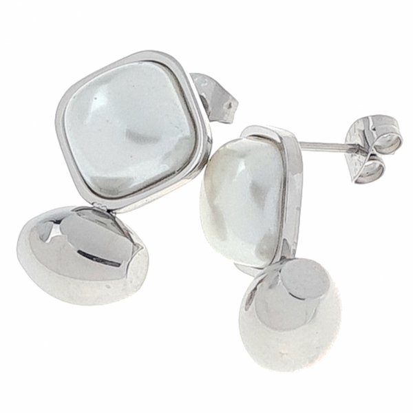 gold earrings made of stainless steel