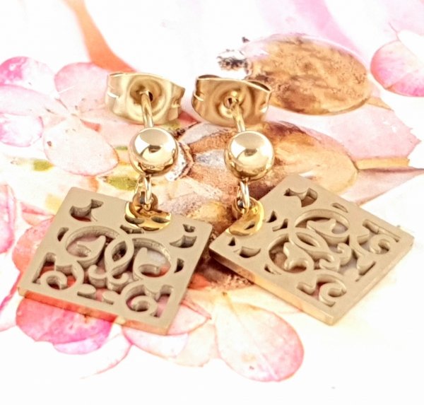 gold earrings made of stainless steel