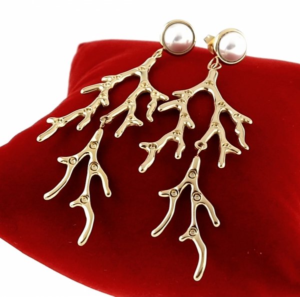 gold earrings made of stainless steel