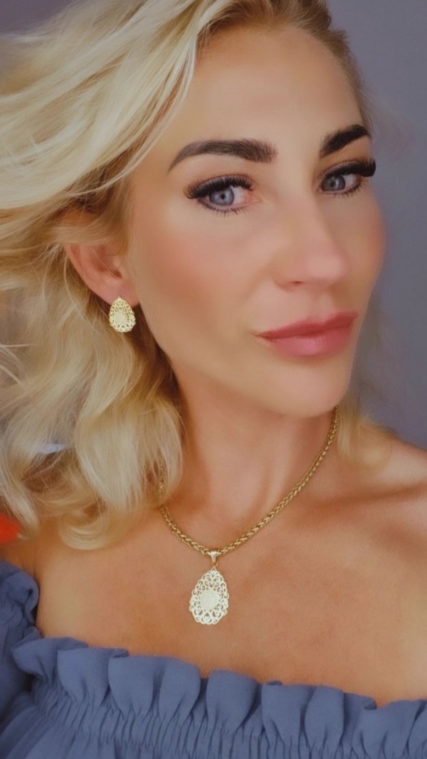 gold earrings made of stainless steel