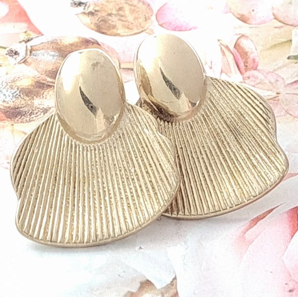 gold earrings made of stainless steel