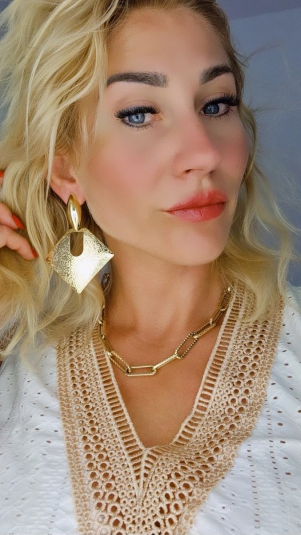 Golden earrings silk flowers