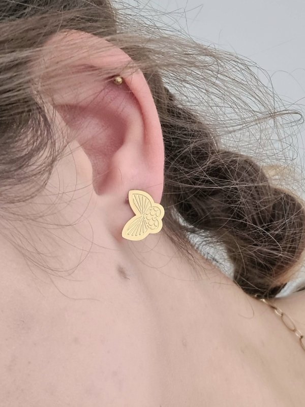 gold earrings made of stainless steel