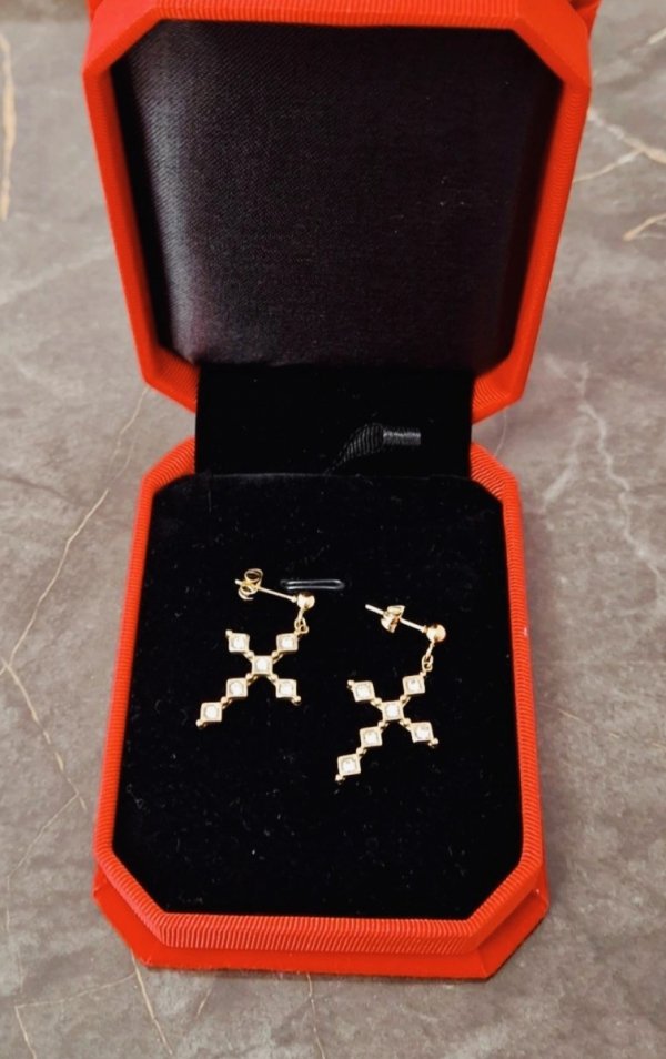 gold earrings made of stainless steel