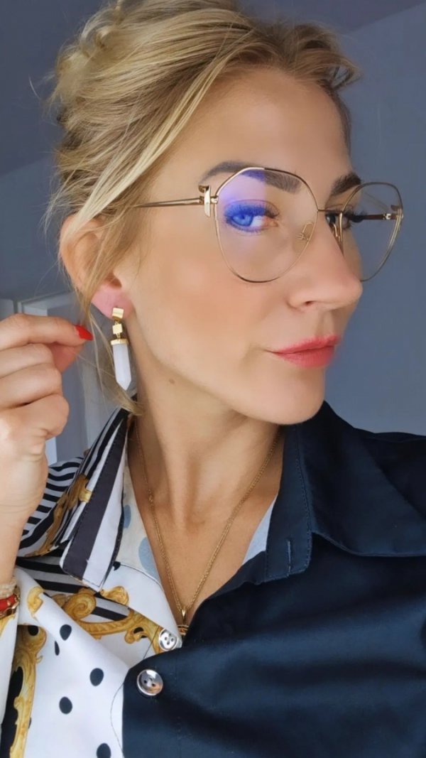 gold earrings made of stainless steel