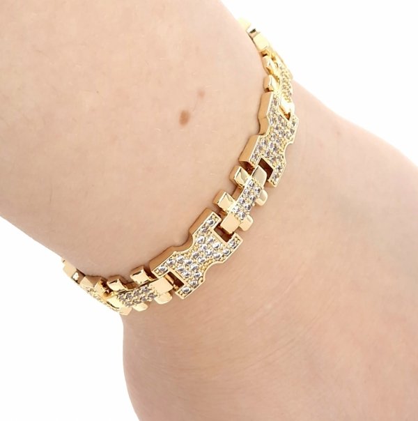 gold bracelet for a gold-plated leg