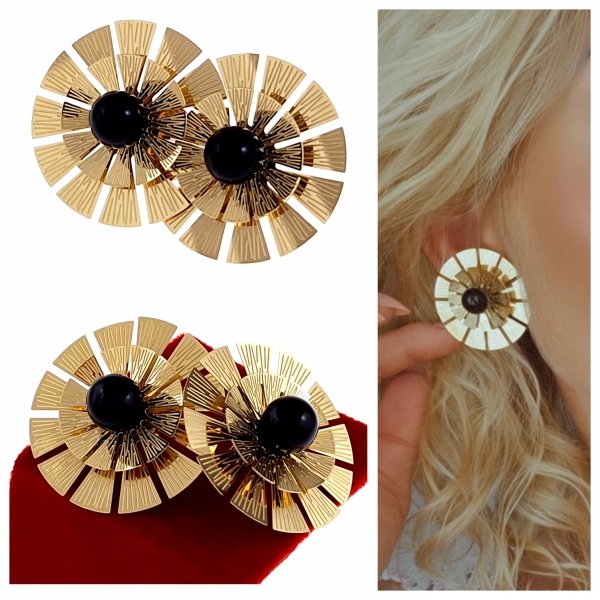 gold earrings made of stainless steel
