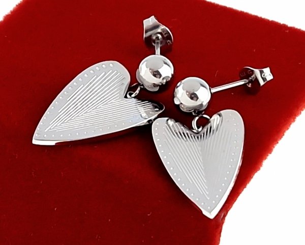gold earrings made of stainless steel