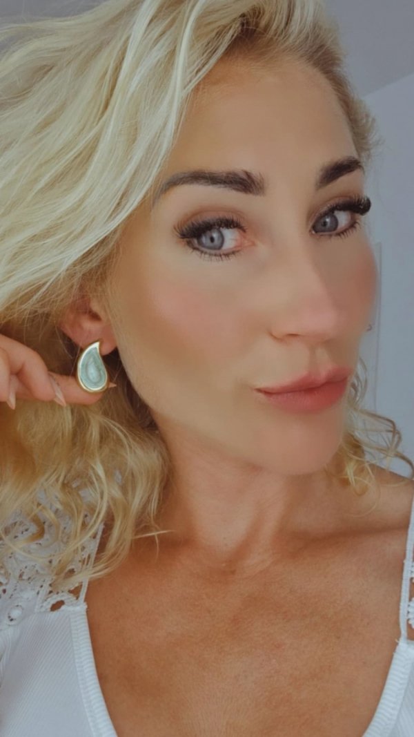 gold earrings made of stainless steel