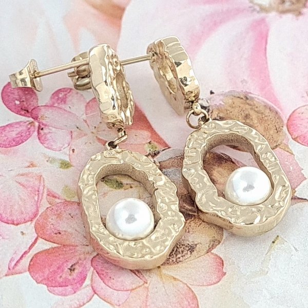 gold earrings made of stainless steel