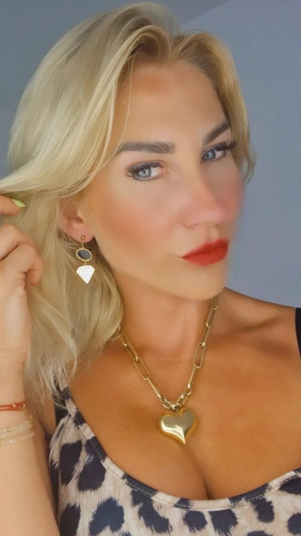 gold earrings made of stainless steel