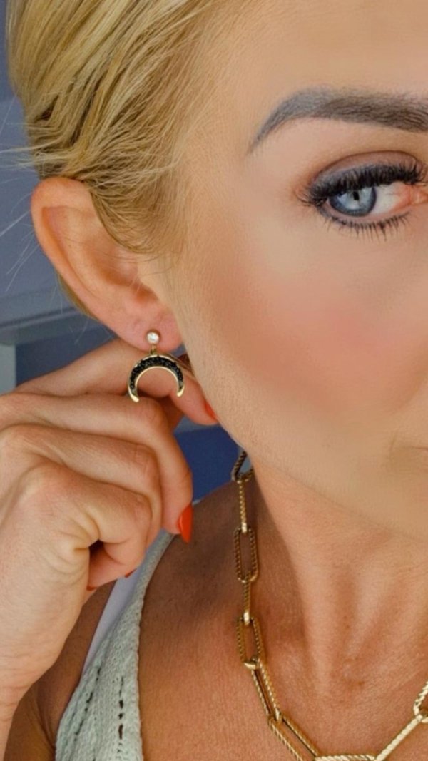 gold earrings made of stainless steel
