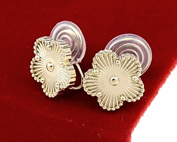 gold earrings made of stainless steel