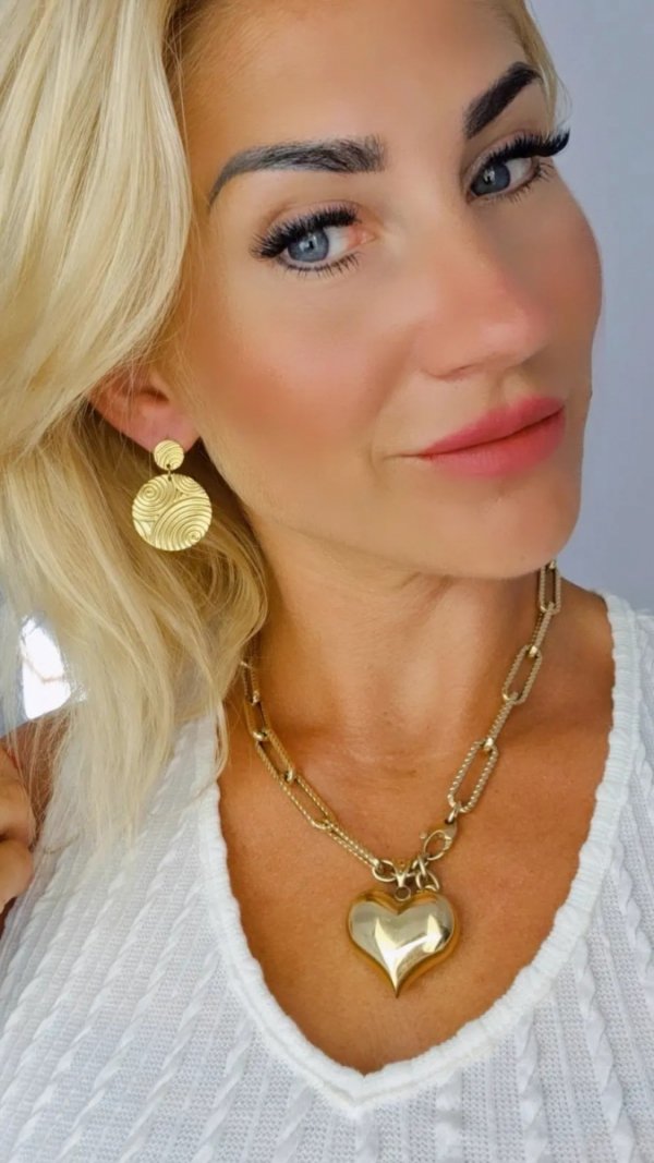 gold earrings made of stainless steel