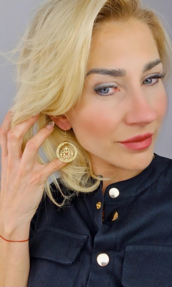 gold earrings made of stainless steel