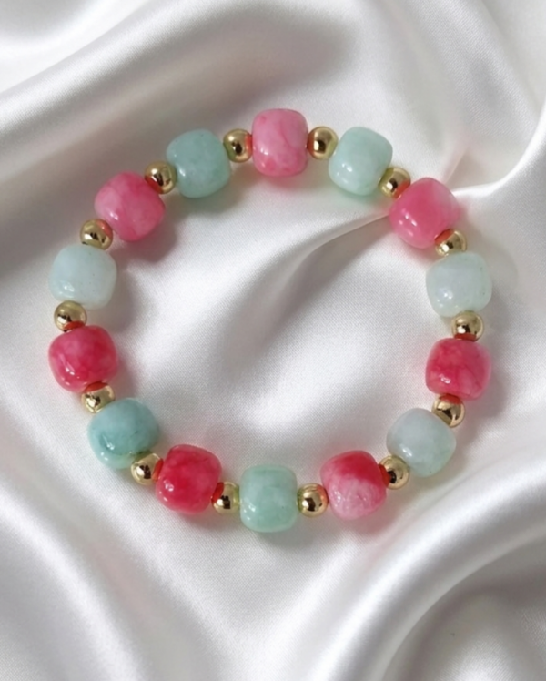 1918a Bransoletka kamień naturalny jadeit na gumce jubilerskiej