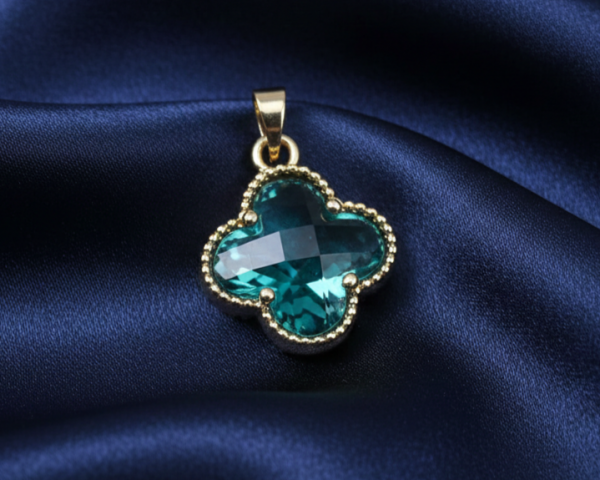 3621 Złota zawieszka błyszcząca pozłacana 14k koniczyna marokańska