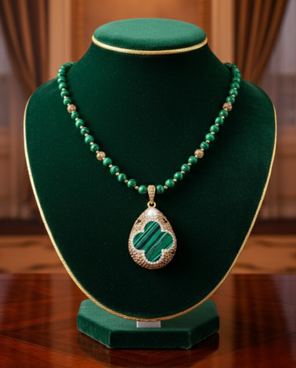 2067 Naszyjnik kamienie naturalne malachit 60+5cm pozłacany 14k 