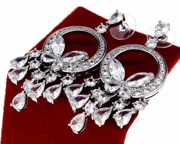 1928b Kolczyki srebrne pozłacane białym złotem wiszące cyrkonie