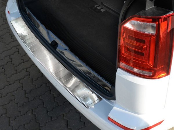Nakładka (listwa) ochronna na zderzak VW Transporter T6 Multivan (drzwi jednoskrzydłowe/klapa otwierana do góry)