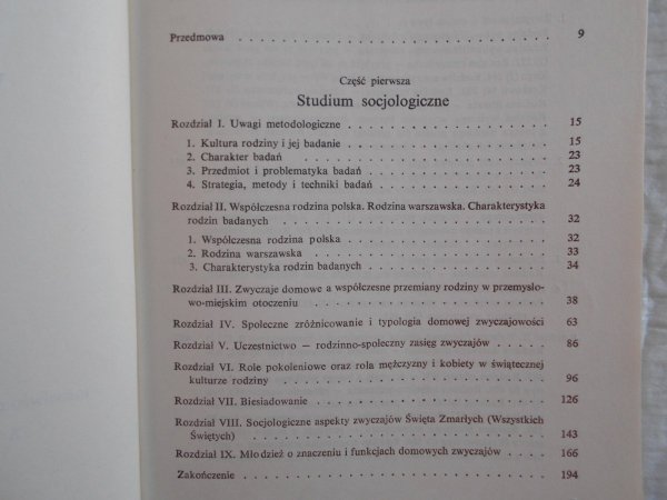 Jadwiga Komorowska • Świąteczne zwyczaje domowe w wielkim mieście. Studium na przykładzie Warszawy