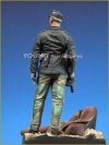 Young Miniatures YM9001-B SS Panzer Officer with T-34 Mantlet Base 90mm