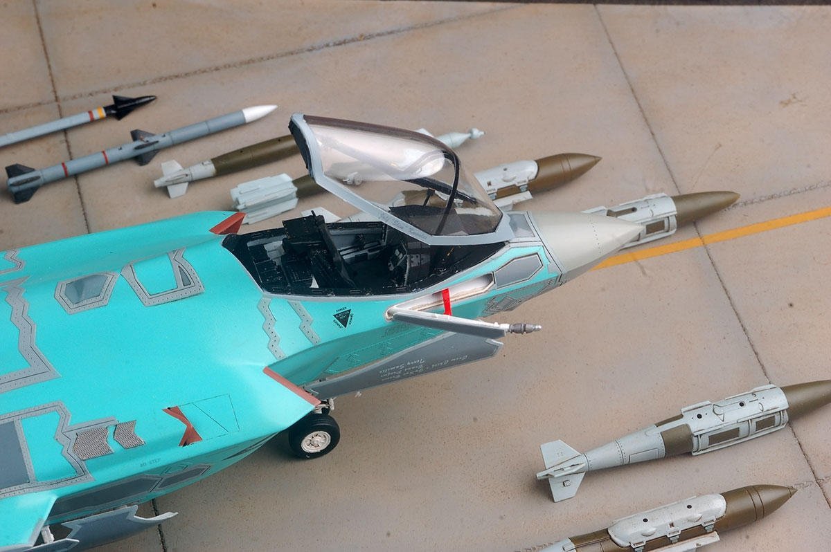 完成品 キティーホークモデル(Kitty Hawk) 1/48 F-35C
