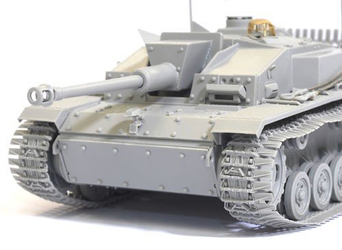 Dragon 6644 StuG III Ausf.F8 Late Production w Winterketten (1:35