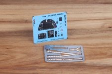 Eduard 3DL32028 Spitfire Mk.VIII SPACE AIRFIX 1/24