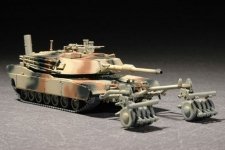 Trumpeter 07278 M1A1 with Mine Roller Set (1:72)