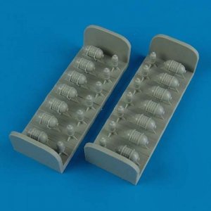 Quickboost QB72319 B-24 Liberator oxygen cylinders 1/72