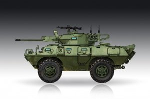 Trumpeter 07441 V-150 Commando w/20mm cannon 1/72