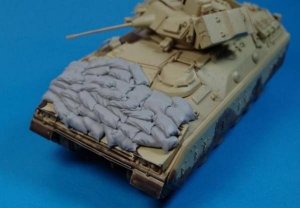 Panzer Art RE35-242 Sand armor for M2 “Bradley” 1/35