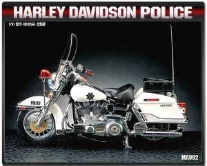 Academy 15500 Harley Davidson Police 1/10