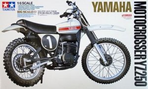 Tamiya 16036 Yamaha Motocrosser YZ250 (1:6)