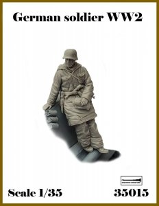 Ardennes Miniature 35015 WW2  GERMAN SOLDIER 1/35