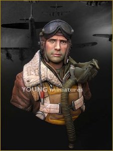 Young Miniatures YM1815 B-17 Waist Gunner ETO, 1944 1/10